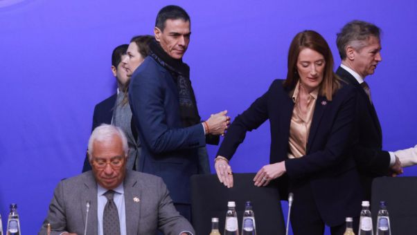 El Gobierno protesta por no haber sido invitado al encuentro previo a la cita informal de los Veintisiete en Bélgica.