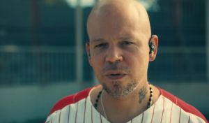 Residente debuta como director de cine con Bad Bunny y Javier Bardem
