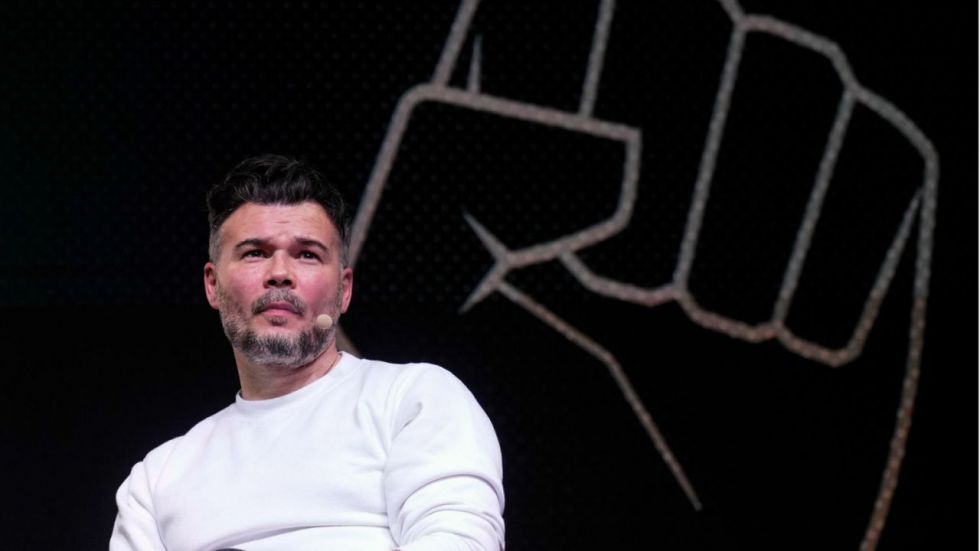 Rufián presenta su proyecto con la sonada ausencia de ERC: 'No aspiro a gobernar este país, sino a que se gobierne bien'
