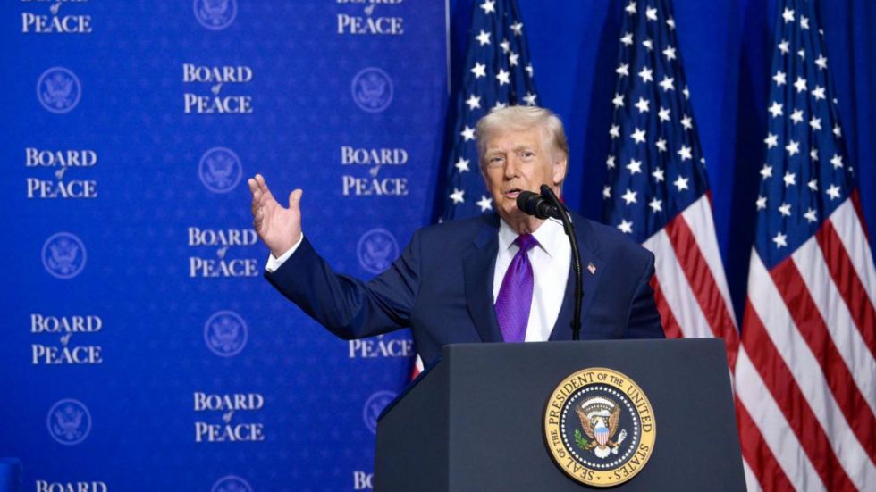 Trump da 10 días a Irán para cerrar un acuerdo: 'De lo contrario podrían pasar cosas malas'