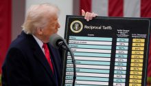 Trump impondrá un arancel global del 10% tras la sentencia contraria del Supremo de Estados Unidos