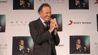 Julio Iglesias demanda a Yolanda Díaz por acusarle de abusos sexuales