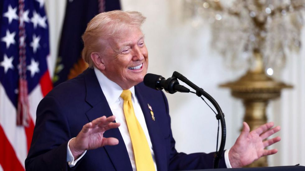 Trump dice podría optar por 'una toma de control amistosa de Cuba'