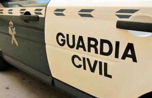 Ataca con un cuchillo a un guardia civil en Almería