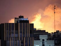 
Israel ataca el edificio de la asamblea de clérigos encargada de elegir al sucesor de Jameneí

 