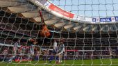 LaLiga. Un Atlético colosal doma a la Real y anuncia una final de Copa chispeante