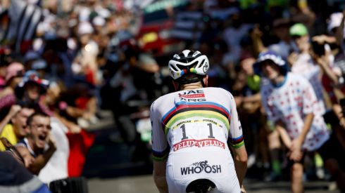 Pogacar empieza el año con una exhibición histórica en el Strade Bianche