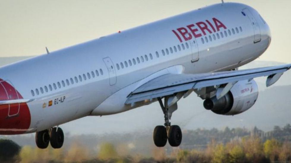 Iberia plantea un ere voluntario para 996 personas