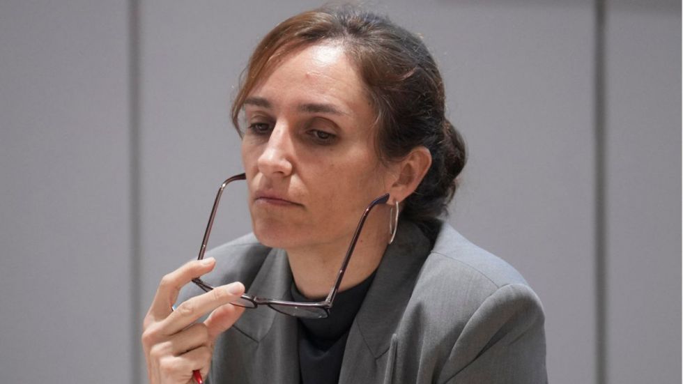 Los sindicatos médicos acusan a Mónica García de 'deslegitimar sus demandas' y 'fomentar su división'