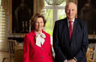 El rey Harald de Noruega reanuda sus compromisos tras su ingreso