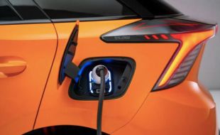 España sigue con deberes respecto a la adopción del coche eléctrico