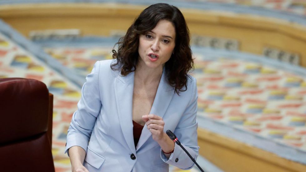 Ayuso acusa a Sánchez de pretender 'reventar los servicios públicos con nacionalizaciones masivas'