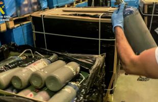 Expertos avisan: el 'gas de la risa' puede provocar secuelas neurológicas irreversibles