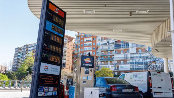 Tras el ataque israelí a una gasística iraní, la Guardia Revolucionaria responde a sus amenazas y ataca infraestructuras en Catar y Riad.