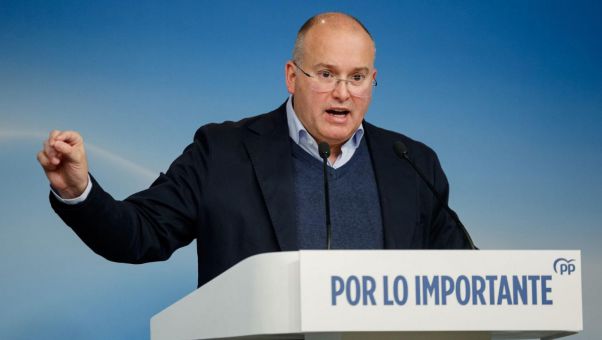 Denuncia que Sánchez ha tardado '20 días en malcopiar buena parte de las medidas (anticrisis) que hace ya unas semanas había presentado el Partido Popular'