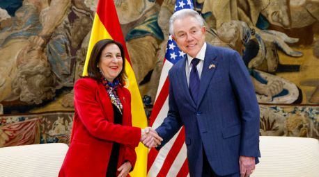 Robles, tajante: el Gobierno 'no contempla' que EEUU se retire de las bases de Rota y Morón