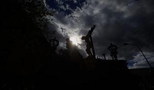 Mientras 'tolera' el burka, Moncloa arremete contra la Semana Santa de Sagunto