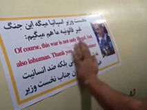 Irán pega una foto de Sánchez en sus misiles como agradecimiento, según Israel