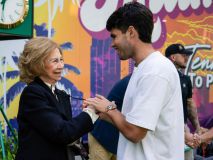 El entrañable encuentro entre la Reina Sofía y Carlos Alcaraz en Miami