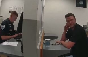 La policía le saca los colores a Justin Timberlake: publica el vídeo de su arresto