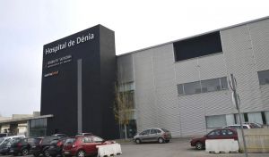 Fallece una menor de 17 años en el hospital de Denia por meningitis