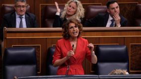 El PP despide a Montero en el Congreso: 'Es la más soberbia de la democracia'