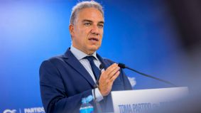 Bendodo sonroja a María Jesús Montero: 'Tiene que ser duro que tu presidente te abandone'