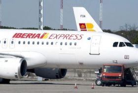 Iberia y los sindicatos cierran el acuerdo sobre el ERE para la salida de 996 personas