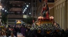 San Sebastián recupera la procesión de Semana Santa tras medio siglo