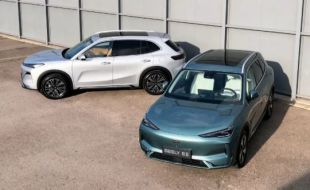 Geely irrumpe en España con dos SUV electrificados y un plan para sacudir el mercado