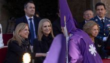 La Reina Sofía y las infantas Elena y Cristina asisten a la procesión de 'los Salzillos'