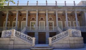 El Capricho recupera su esplendor con la restauración del fortín y el salón de baile