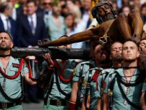 Desembarca la Legión en Málaga para portar a hombros al Cristo de la Buena Muerte