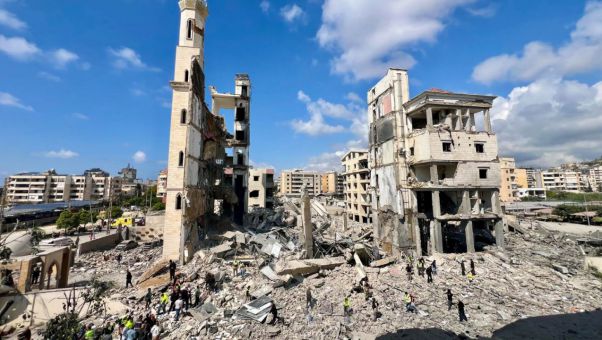 Trump dice que los bombardeos contra Hizbulá, que han causado al menos 254 muertos y 1.165 heridos, son una 'escaramuza' y no forman parte del alto al fueg