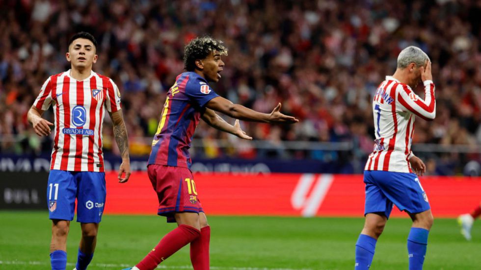 El Barcelona justifica su fiasco ante el Atlético en el arbitraje y lo denuncia a la UEFA