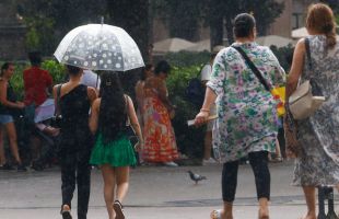 El tiempo: aumento generalizado de temperaturas y fuertes lluvias en Andalucía