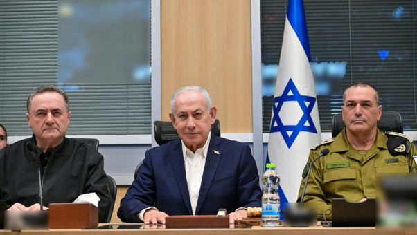 Tras matar a más de 300 personas en los bombardeos de este miércoles, el primer ministro israelí dice ahora que busca 'relaciones pacíficas'.