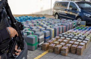 Incautadas cinco toneladas de cocaína en las costas de Huelva