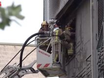 Extinguido el incendio de una industria farmacéutica en Barcelona con 9 heridos leves