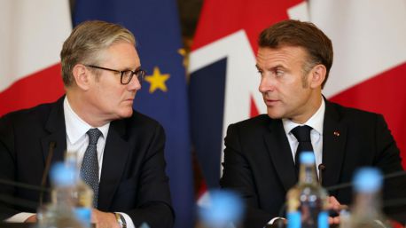 Macron y Starmer articulan una 'tercera vía' para reabrir el estrecho de Ormuz