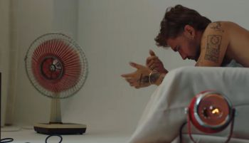 Dani Fernández se rompe un ligamento del hombro tras una caída en su concierto en Valencia
 