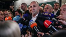 El prorruso Radev gana en Bulgaria con mayoría absoluta, con el recuento al 78 % de los votos