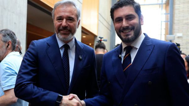 El pacto incorpora entre sus ejes principales el concepto de 'prioridad nacional' y otorga a los de Abascal una vicepresidencia y tres consejerías.