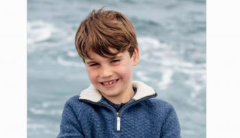 Los príncipes de Gales difunden una foto de su hijo menor Luis en su octavo cumpleaños