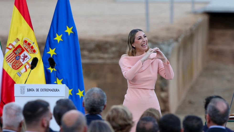 María Guardiola toma posesión como presidenta de la Junta de Extremadura