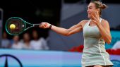 WTA Madrid. Sabalenka sube el nivel en la noche madrileña y avanza a octavos