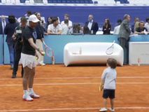 España, emocionada: así juega al tenis el hijo de Rafa Nadal con tres añitos
