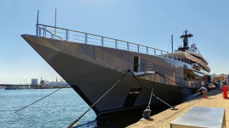 El megayate del director de cine Steven Spielberg atraca en el Puerto de Tarragona