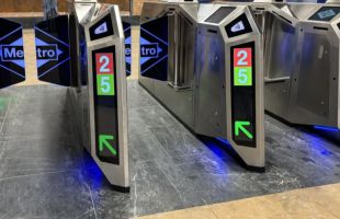 Metro de Madrid permitirá pagar con tarjeta bancaria en los tornos a partir de junio