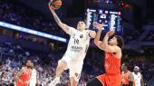 Euroliga. El Madrid bate al Hapoel con público y se adelanta en el playoff